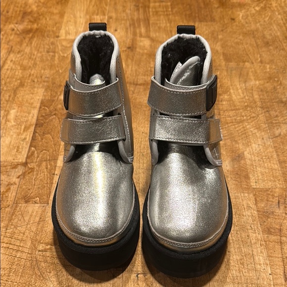 UGG Silver Boots with Chunky Sole - Picture 1 of 6